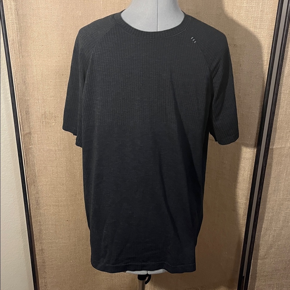 lululemon athletica Dark Gray Short Sleeve Tee